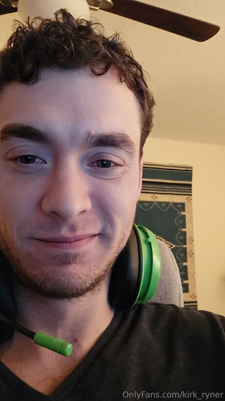 Foto di nudo di fuga di OnlyFans di Kirk Ryner