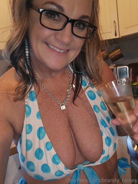 Nacktes geleaktes OnlyFans-Foto von Brandy Raines
