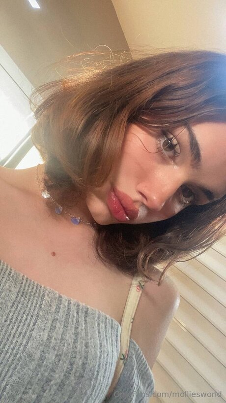 Naken lekkede OnlyFans-bilde av Molliesworld