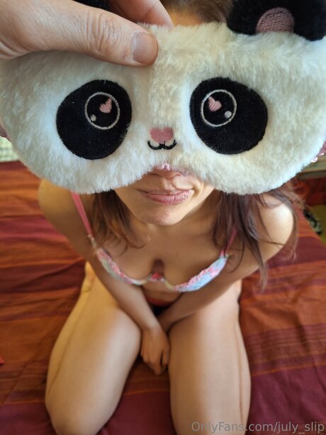 OnlyFans-model July Slip