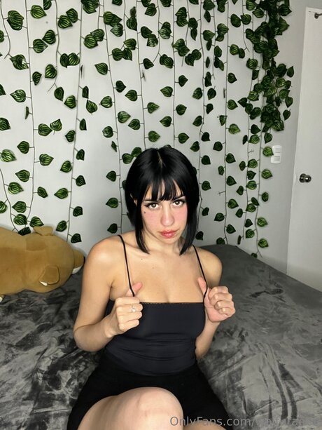 Foto di nudo di fuga di OnlyFans di Waifuraeee