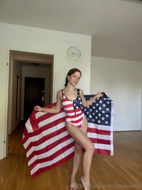 Foto di nudo di fuga di OnlyFans di Moanarea
