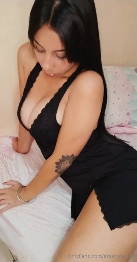 Naken lekkede OnlyFans-bilde av Agustinamof