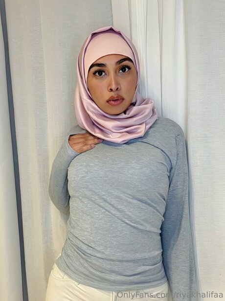 Naken lekkede OnlyFans-bilde av Riyakhalifaa