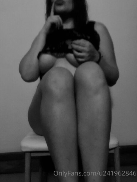 Naken läckt OnlyFans-bild av Onlyfanssexycamille