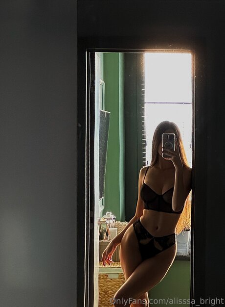 Alisssa Bright OnlyFansリークヌード写真