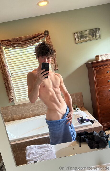 Naken lekkede OnlyFans-bilde av Cohencade