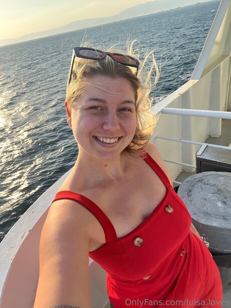 Naakte gelekte OnlyFans-foto van Luisa Loves