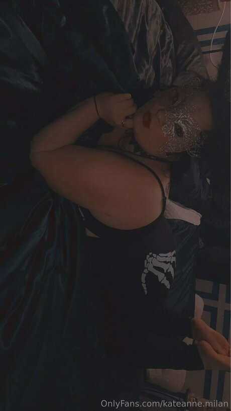 Alasti lekkinud OnlyFans-i pilt Kateanne Milan