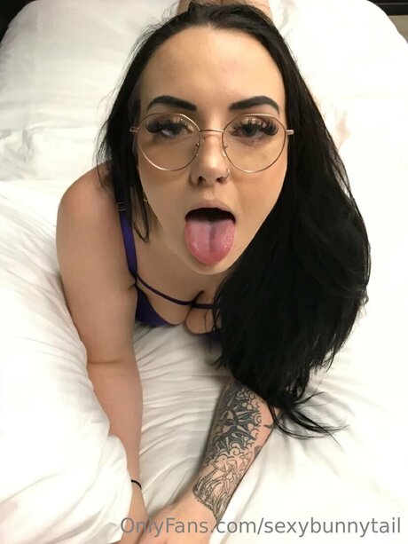 Foto di nudo di fuga di OnlyFans di Sexybunnytail