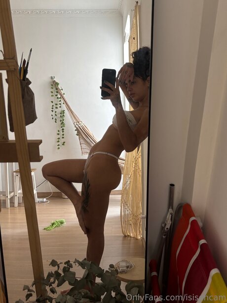 Photo nue de fuite OnlyFans de Isisoncam