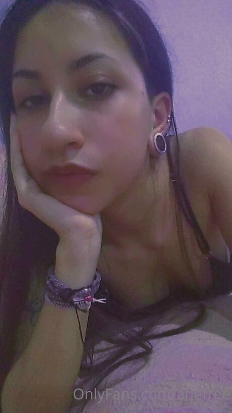 Anefree OnlyFansリークヌード写真