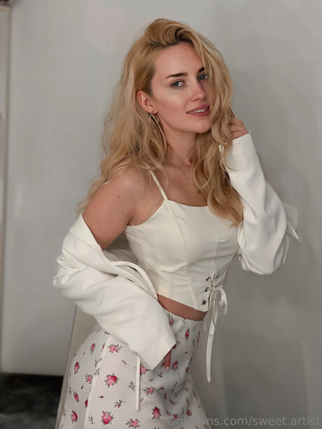 Alasti lekkinud OnlyFans-i pilt Sweet Artist