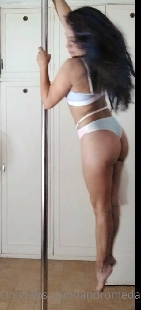 Naakte gelekte OnlyFans-foto van Landromeda