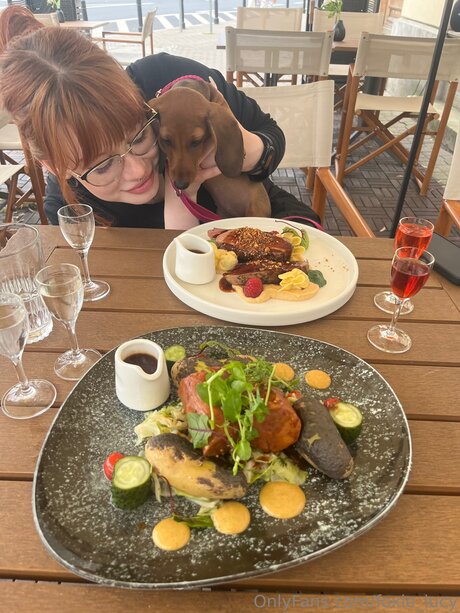 Обнаженная фотография утечки OnlyFans от Foxie Lucy