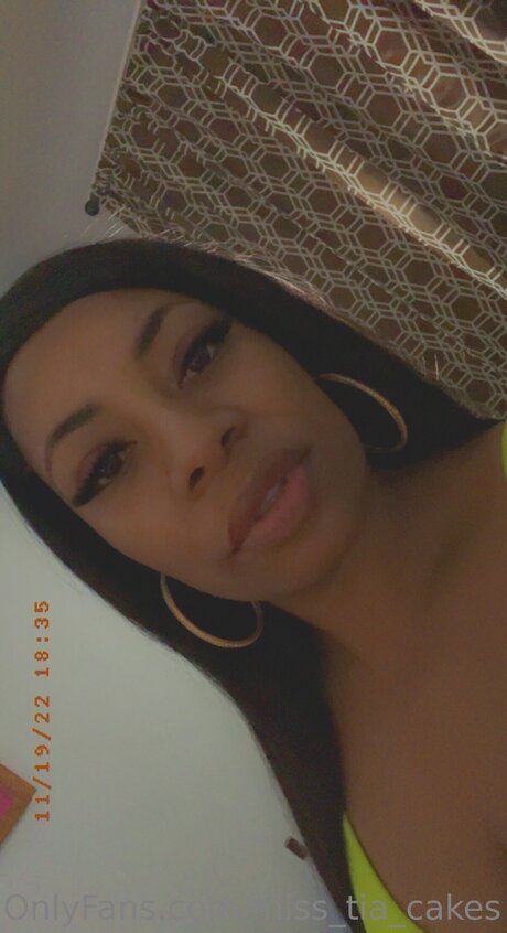 Nahá fotka uniklých OnlyFans od Miss Tia Cakes