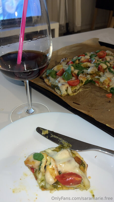 Nahá fotka uniklých OnlyFans od Saramarie Free