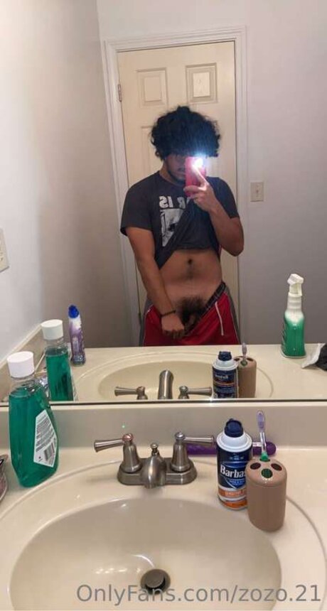 Naken läckt OnlyFans-bild av Zozo 21