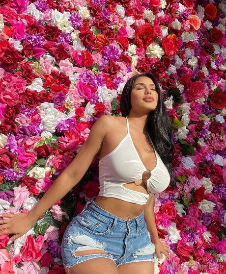 Miafrancis OnlyFansリークヌード写真