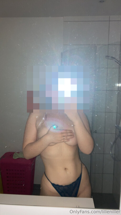 Foto desnuda filtrada de OnlyFans de Lilleniller