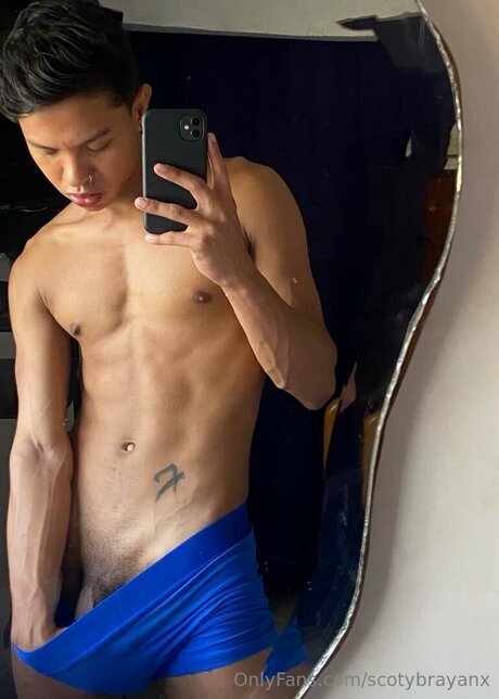 Naken lekkede OnlyFans-bilde av Scotybrayanx