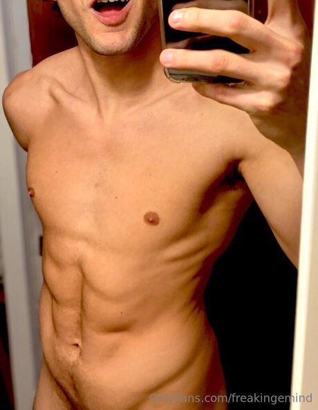 Photo nue de fuite OnlyFans de Freakingemind