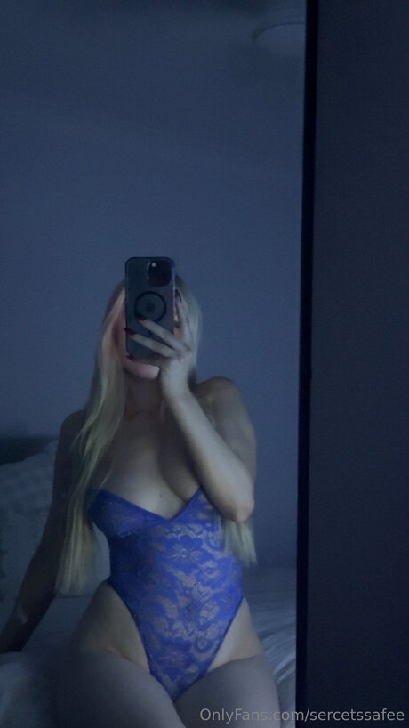 Nahá fotka uniklých OnlyFans od Sercetssafee