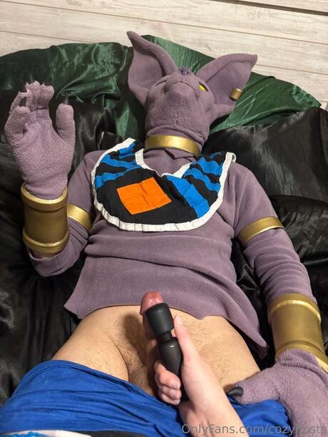 Photo nue de fuite OnlyFans de Cozyhosts