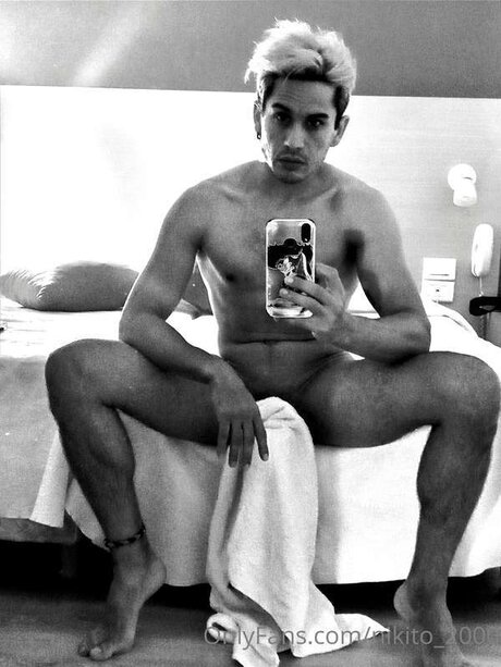 Обнаженная фотография утечки OnlyFans от Nikito 2000