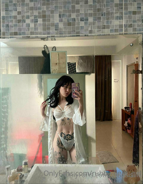 Naken lekkede OnlyFans-bilde av Stepsislilli