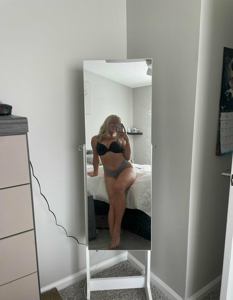 Foto desnuda filtrada de OnlyFans de Hollyhumps