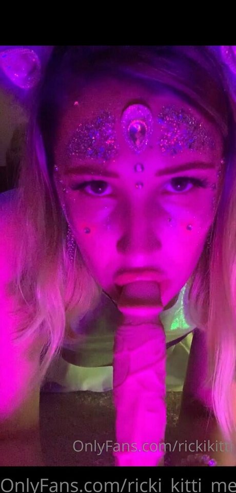 Nacktes geleaktes OnlyFans-Foto von Rickikittimeow