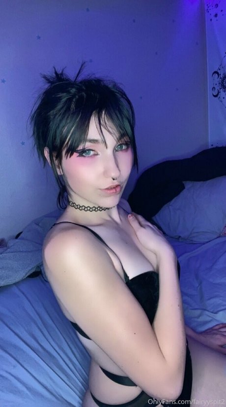 OnlyFans-model Fairyyspit2
