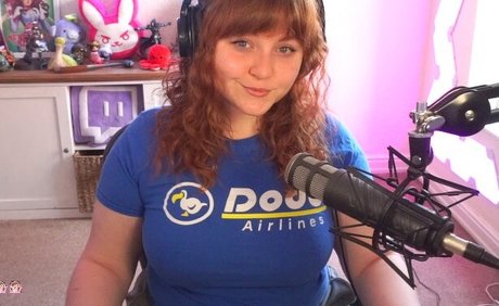 Naakte gelekte OnlyFans-foto van Holiwhirl