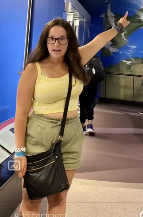 Naken lekkede OnlyFans-bilde av Zara Zahavah