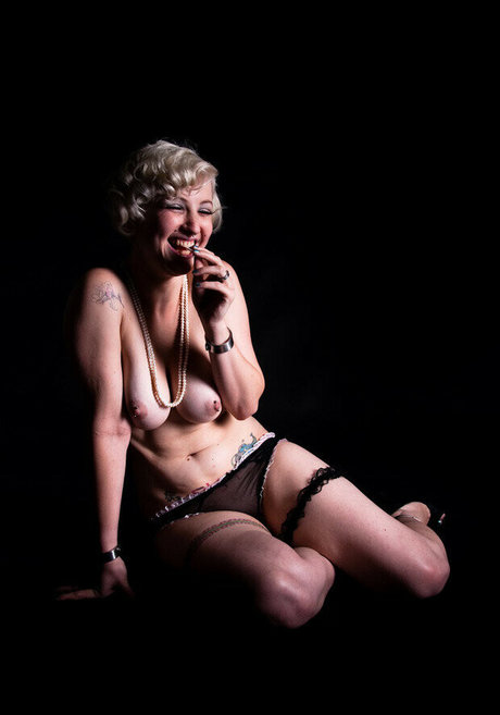 Nacktes geleaktes OnlyFans-Foto von Sweetiebird