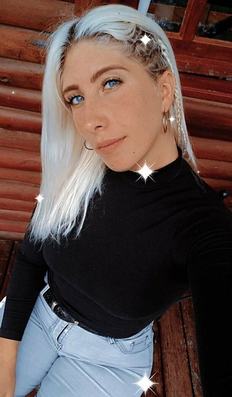 Naken läckt OnlyFans-bild av Angelbetween