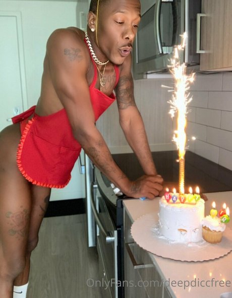 OnlyFans-model Deepdiccfree