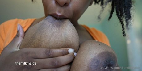 Nacktes geleaktes OnlyFans-Foto von Themilkmaide