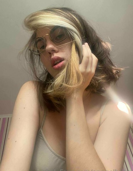 Alasti lekkinud OnlyFans-i pilt Anngelbabe