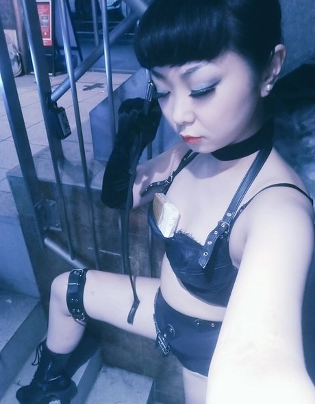 Nacktes geleaktes OnlyFans-Foto von Mistress Orchid