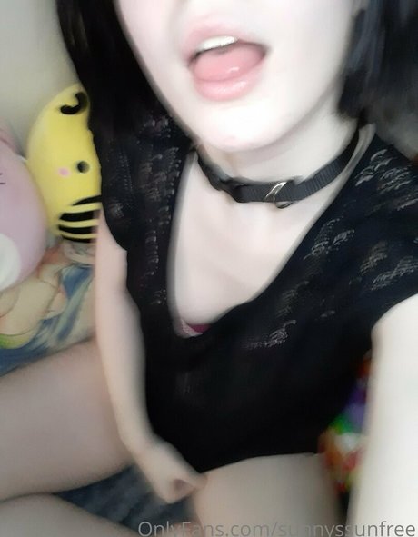 Alasti lekkinud OnlyFans-i pilt Sunnyssunfree