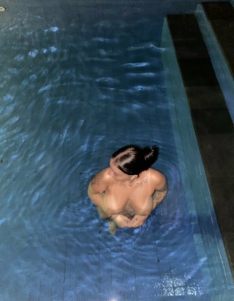 Foto di nudo di fuga di OnlyFans di Amysalisburyx