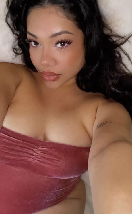 Naken läckt OnlyFans-bild av Piscesprincesss22