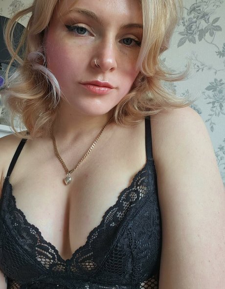 Nacktes geleaktes OnlyFans-Foto von Hornyismyunicorn