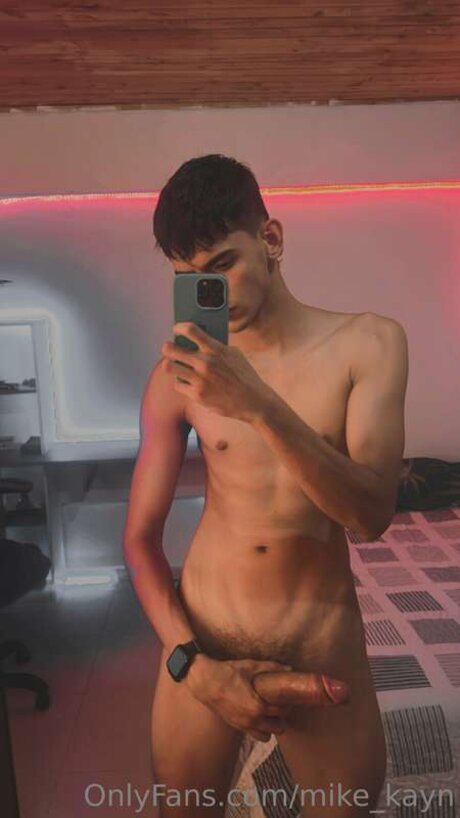 Foto desnuda filtrada de OnlyFans de Mike Kayn