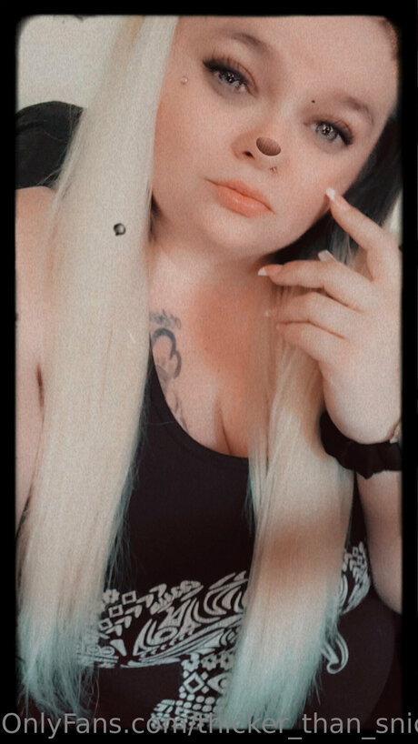 Naakte gelekte OnlyFans-foto van Thicker Than Snickers