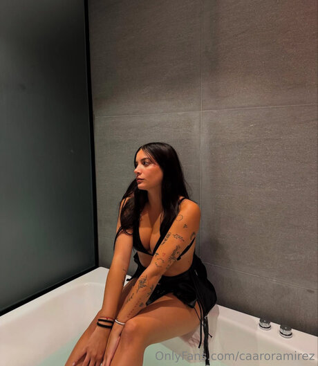 Nacktes geleaktes OnlyFans-Foto von Itscarohub