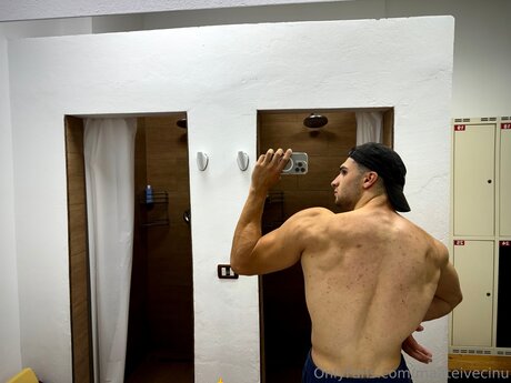 Naken läckt OnlyFans-bild av Maateivecinu