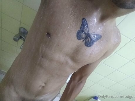 Обнаженная фотография утечки OnlyFans от Rodgut